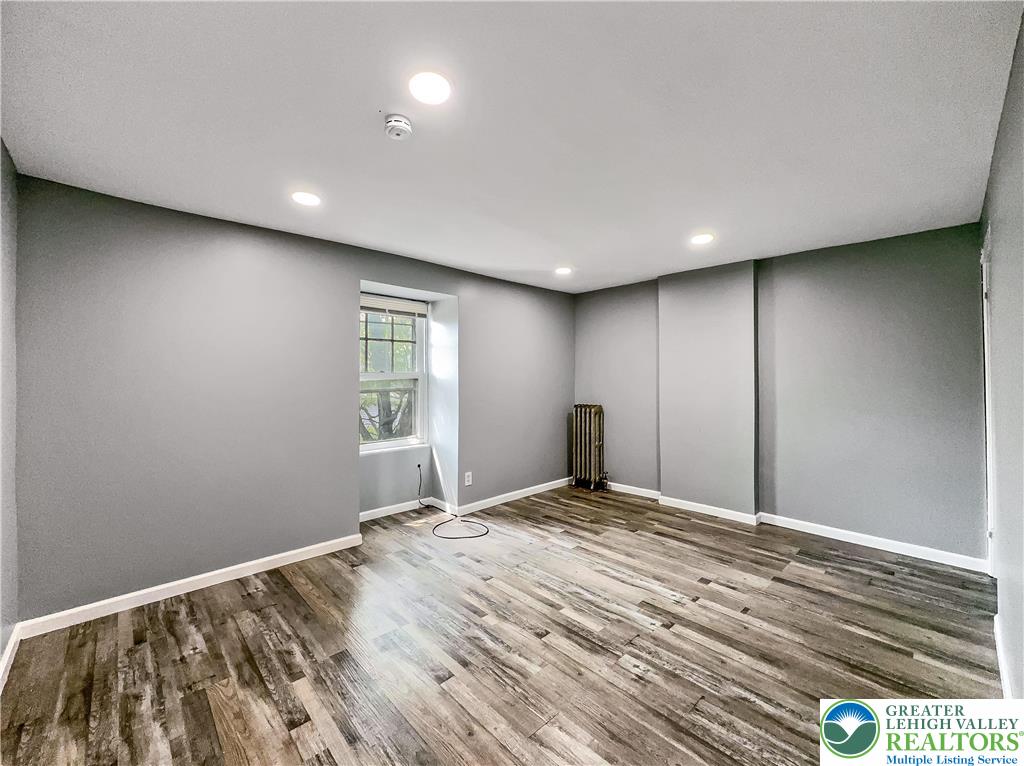 Allentown City, Pennsylvania 18102, United States, 4 Bedrooms Bedrooms, ,2 BathroomsBathrooms,Residential,Active,208601