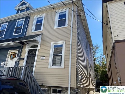 Photo of 810 Pine Street, Easton, PA 18042 (MLS # 771888)