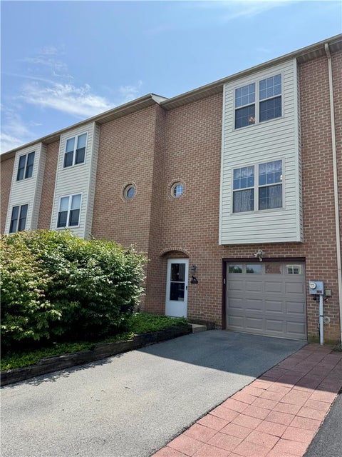 Townhouse For Sale - 324 W 2nd Street<br/> Alburtis Boro, PA 18011