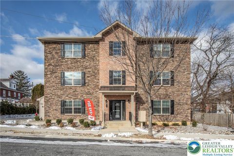 Photo of 1513 Maple Street #201, Bethlehem, PA 18017 (MLS # 770144)