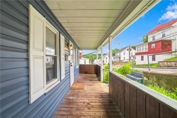 242 HUDSONDALE ST, WEATHERLY, PA 18255 - Image d206cd4dce996cf5d2ff7dd14f6b08b6/2882549237
