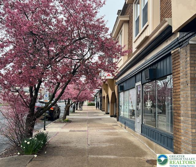 606 W Broad Street F