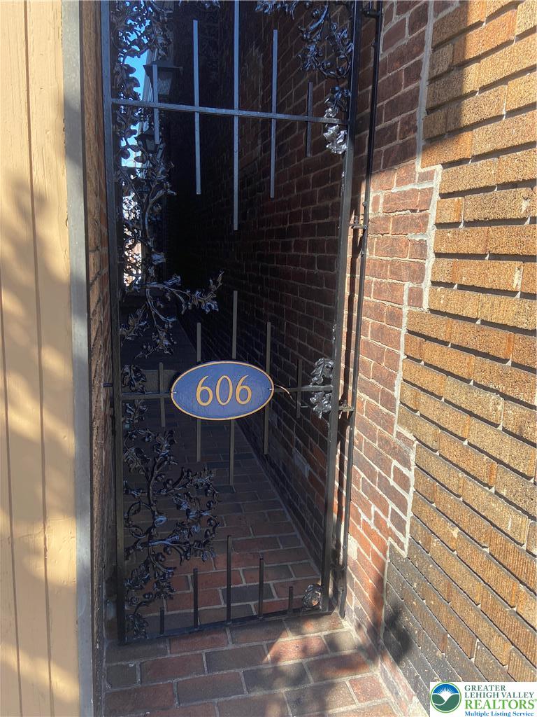 606 W Broad Street F