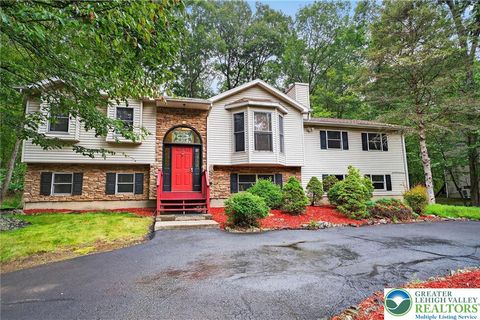 Photo of 338 Fernwood Drive, East Stroudsburg, PA 18301 (MLS # 765995) Photo of 338 Fernwood Drive, East Stroudsburg, PA 18301 (MLS # 765995)