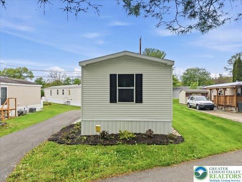 Photo of 3422 Franklin Sq Street, Moore Twp, PA 18067 (MLS # 774689)