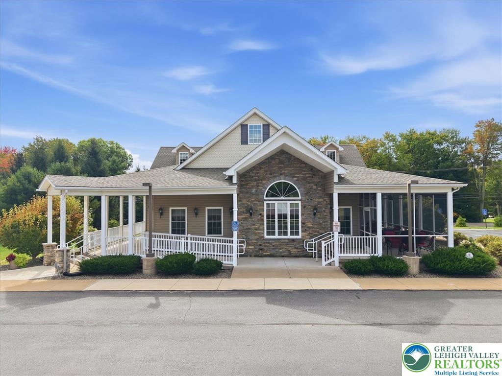 Red Oak Drive N