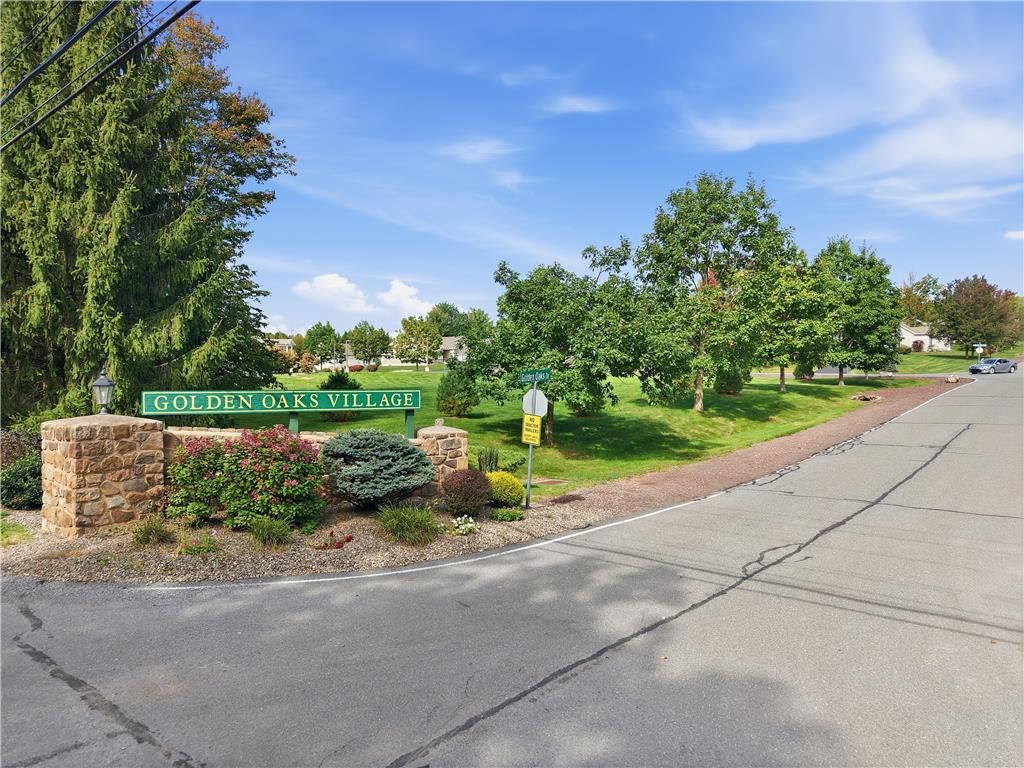 Red Oak Drive N