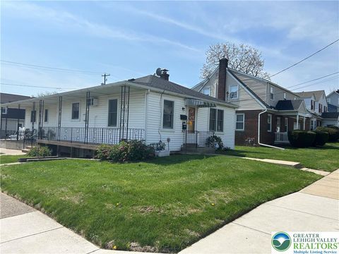 Photo of 552 Washington Avenue, Bethlehem, PA 18017 (MLS # 775180)