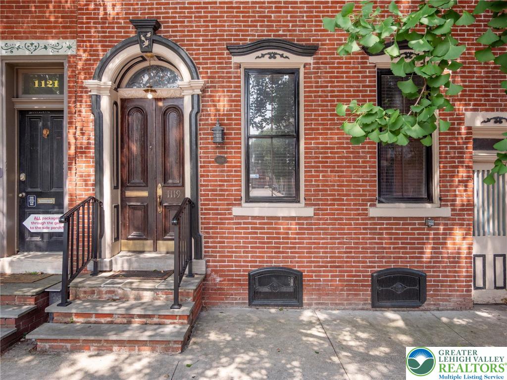 Allentown City, Pennsylvania 18102, United States, 3 Bedrooms Bedrooms, ,2 BathroomsBathrooms,Residential,Pending,198099