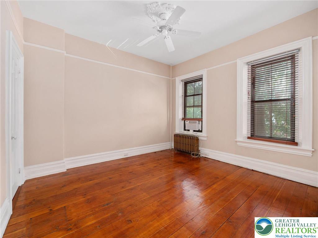 Allentown City, Pennsylvania 18102, United States, 3 Bedrooms Bedrooms, ,2 BathroomsBathrooms,Residential,Pending,198099