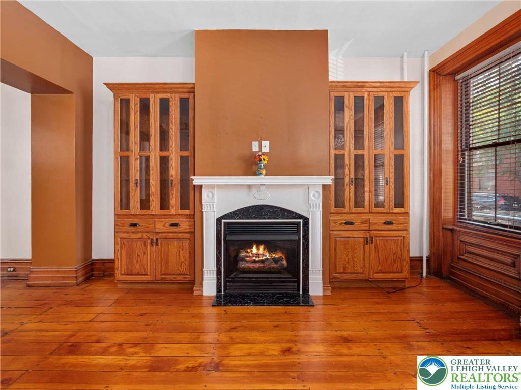 Allentown City, Pennsylvania 18102, United States, 3 Bedrooms Bedrooms, ,2 BathroomsBathrooms,Residential,Pending,198099