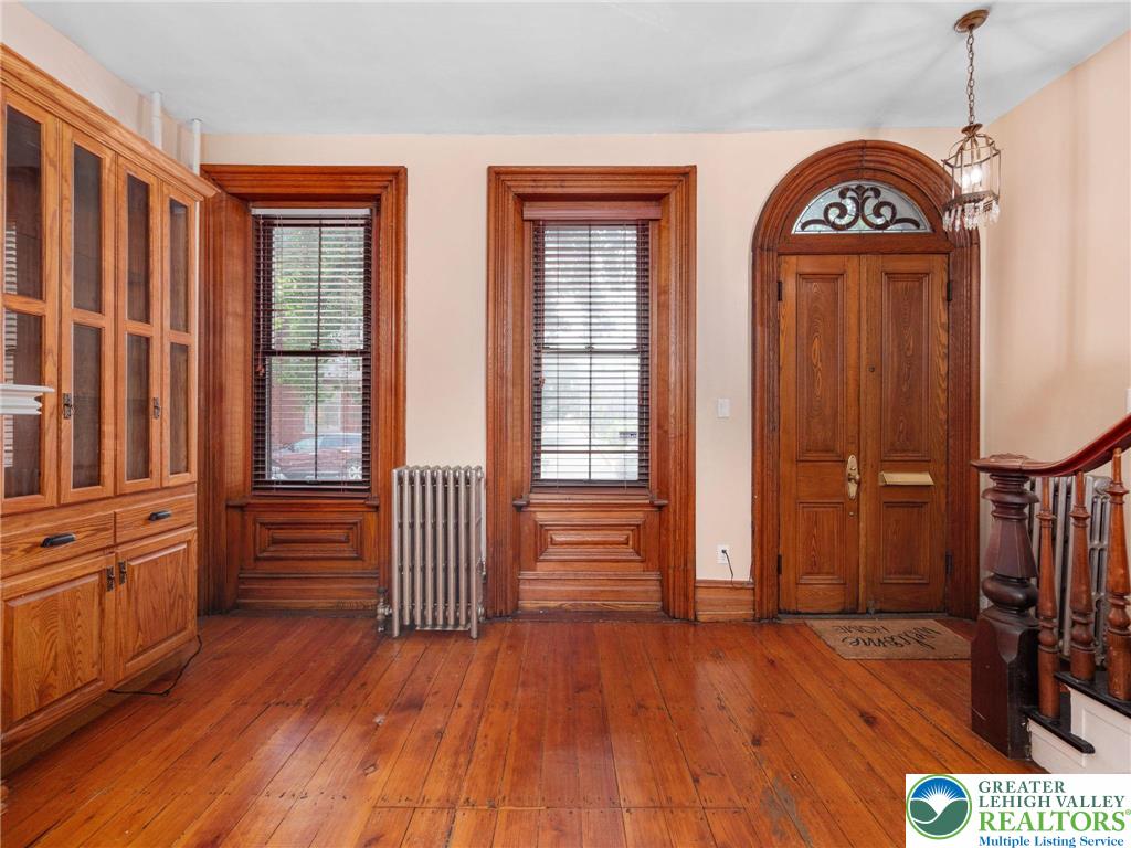 Allentown City, Pennsylvania 18102, United States, 3 Bedrooms Bedrooms, ,2 BathroomsBathrooms,Residential,Pending,198099