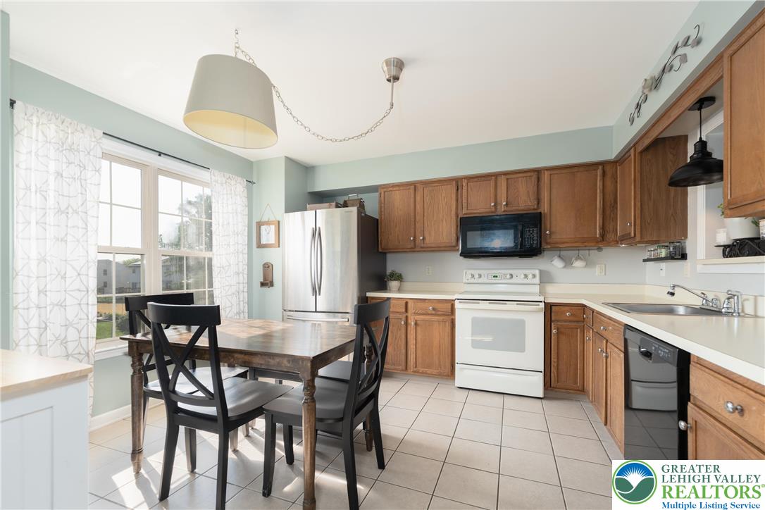 Alburtis Boro, Pennsylvania 18011, United States, 3 Bedrooms Bedrooms, ,3 BathroomsBathrooms,Residential,Active,151227