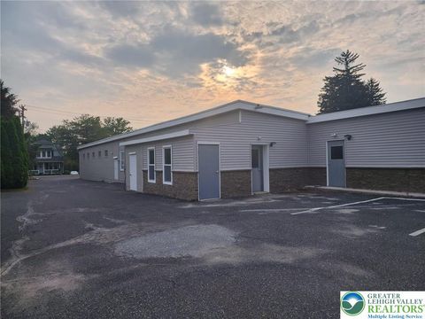 Photo of 1131 Trexlertown Road, Macungie, PA 18087 (MLS # 764184) Photo of 1131 Trexlertown Road, Macungie, PA 18087 (MLS # 764184)
