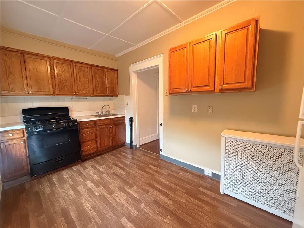 943 Center Street 2