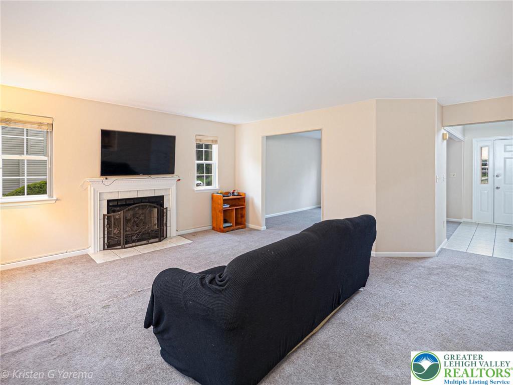 Forks Twp, Pennsylvania 18040, United States, 4 Bedrooms Bedrooms, ,3 BathroomsBathrooms,Residential,Active,151238