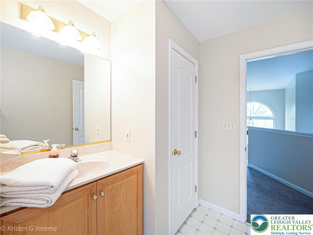 Forks Twp, Pennsylvania 18040, United States, 4 Bedrooms Bedrooms, ,3 BathroomsBathrooms,Residential,Active,151238