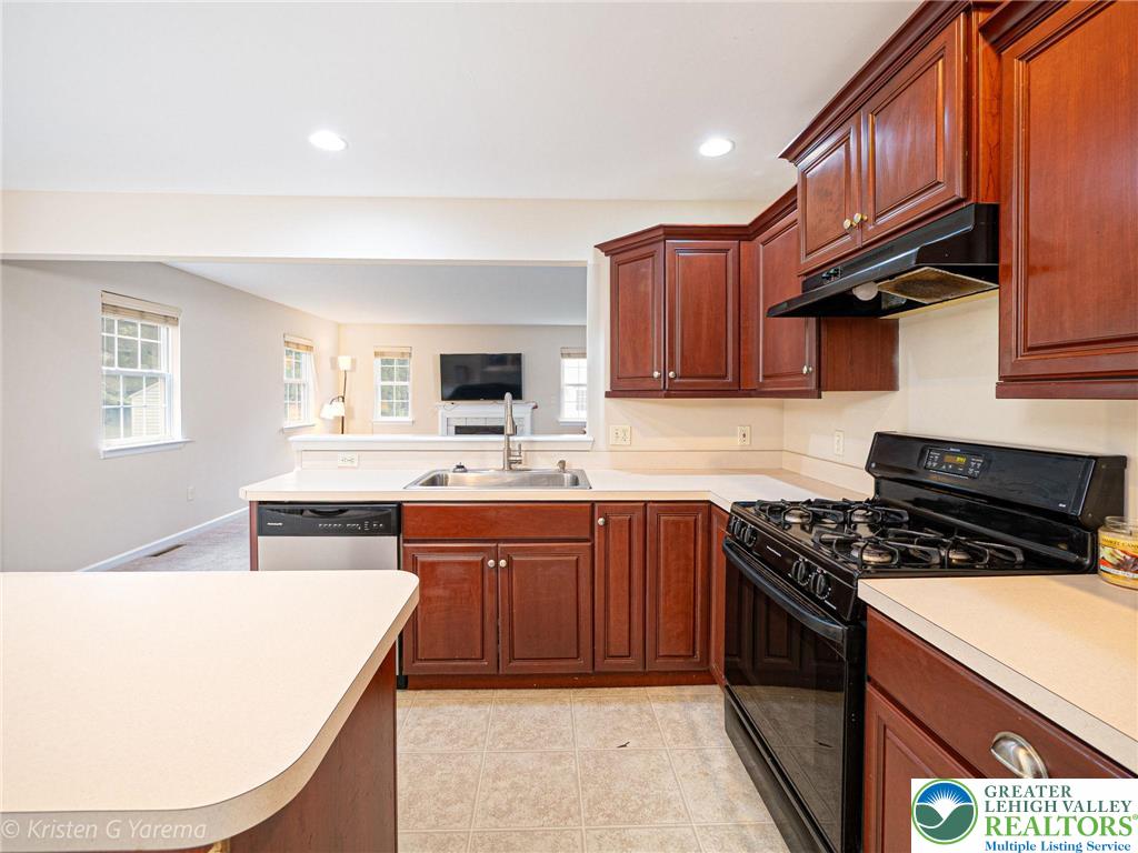 Forks Twp, Pennsylvania 18040, United States, 4 Bedrooms Bedrooms, ,3 BathroomsBathrooms,Residential,Active,151238