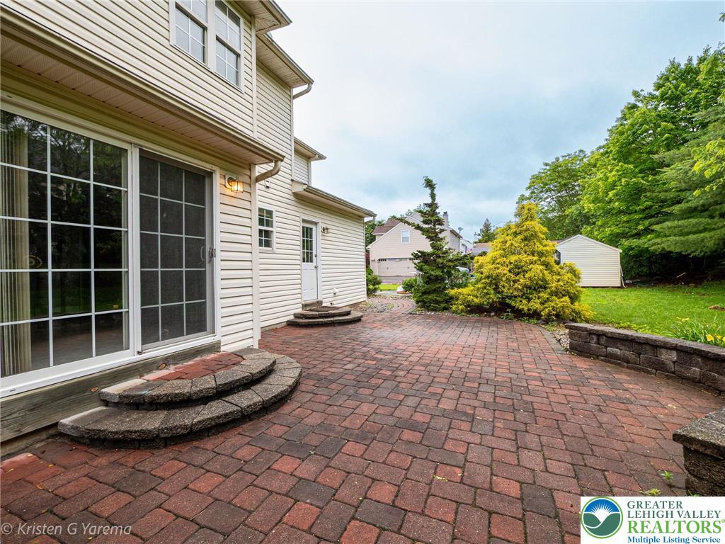 Forks Twp, Pennsylvania 18040, United States, 4 Bedrooms Bedrooms, ,3 BathroomsBathrooms,Residential,Active,151238