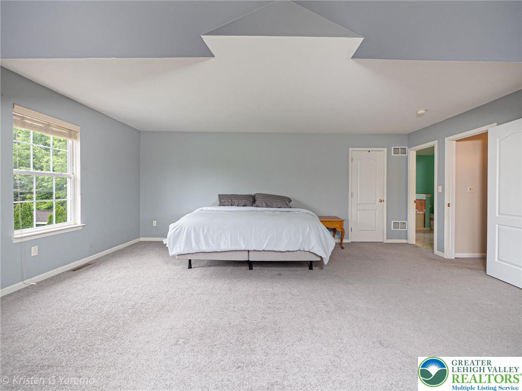 Forks Twp, Pennsylvania 18040, United States, 4 Bedrooms Bedrooms, ,3 BathroomsBathrooms,Residential,Active,151238