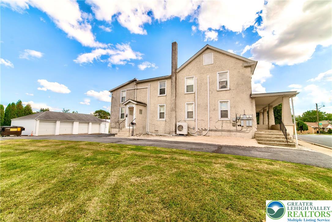 Whitehall Twp, Pennsylvania 18052, United States, 7 Bedrooms Bedrooms, ,4 BathroomsBathrooms,Residential,Pending,205459