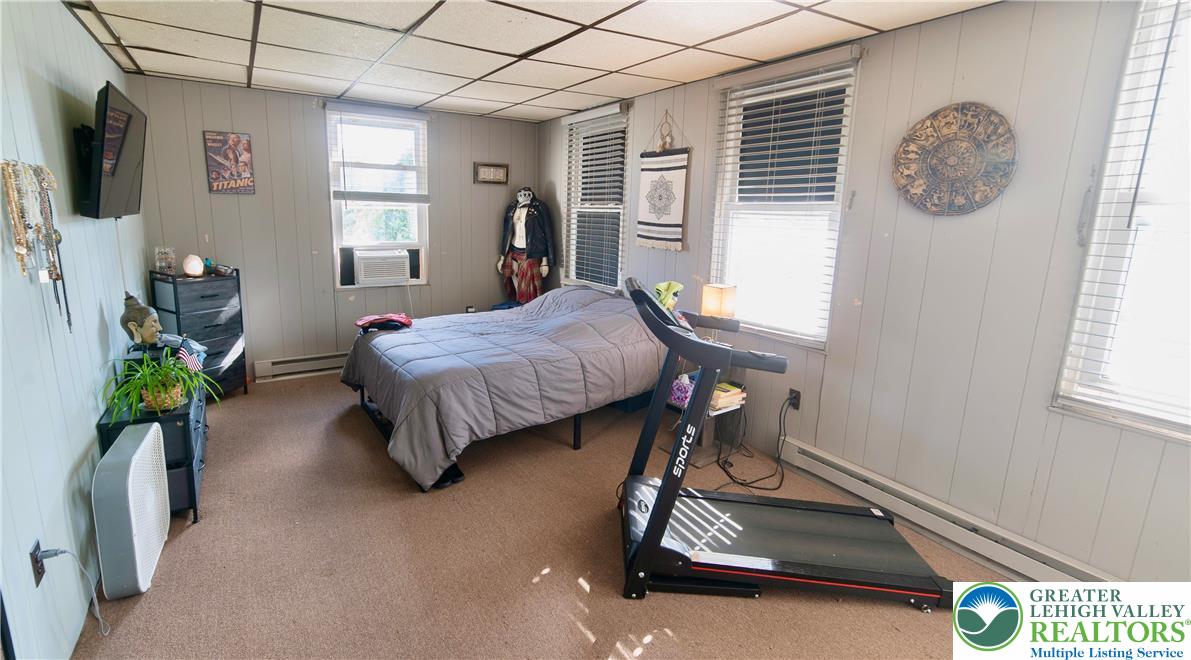 Whitehall Twp, Pennsylvania 18052, United States, 7 Bedrooms Bedrooms, ,4 BathroomsBathrooms,Residential,Pending,205459