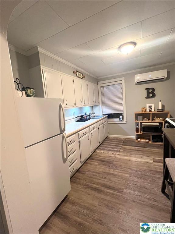 Whitehall Twp, Pennsylvania 18052, United States, 7 Bedrooms Bedrooms, ,4 BathroomsBathrooms,Residential,Pending,205459