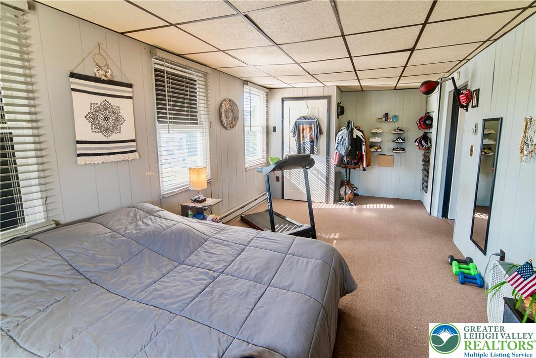 Whitehall Twp, Pennsylvania 18052, United States, 7 Bedrooms Bedrooms, ,4 BathroomsBathrooms,Residential,Pending,205459