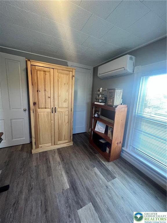 Whitehall Twp, Pennsylvania 18052, United States, 7 Bedrooms Bedrooms, ,4 BathroomsBathrooms,Residential,Pending,205459