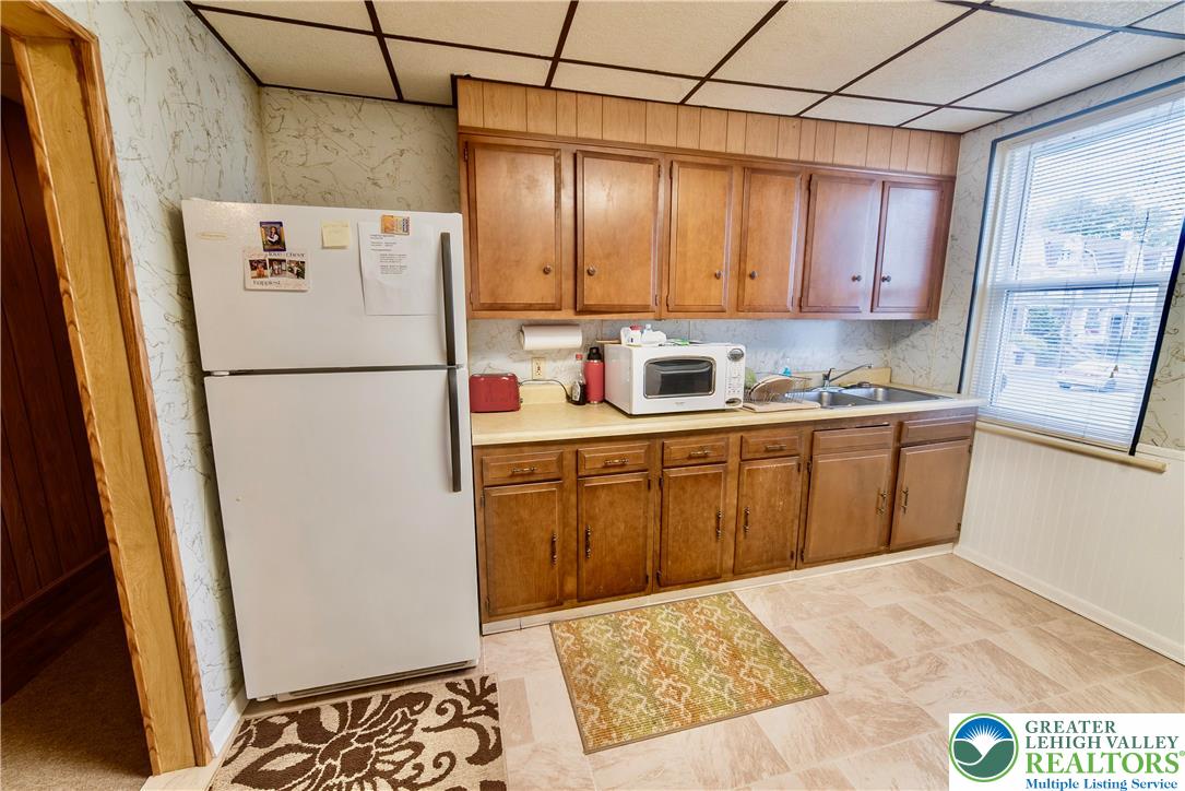 Whitehall Twp, Pennsylvania 18052, United States, 7 Bedrooms Bedrooms, ,4 BathroomsBathrooms,Residential,Pending,205459