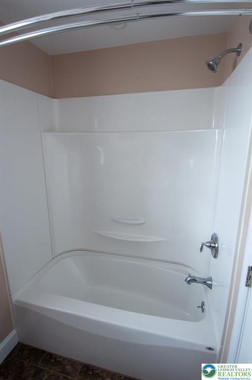 Whitehall Twp, Pennsylvania 18052, United States, 7 Bedrooms Bedrooms, ,4 BathroomsBathrooms,Residential,Pending,205459