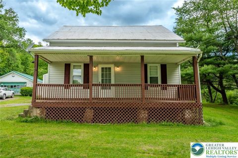 Photo of 18 Ferndale Hill Drive, Union Twp Schuylkill, PA 17985 (MLS # 777949)