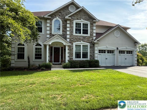 Homes For Sale - 3209 Olympic Drive<br/> Lower Macungie Twp, PA 18049