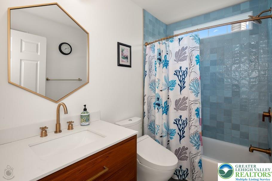 Upper Macungie Twp, Pennsylvania 18031, United States, 4 Bedrooms Bedrooms, ,4 BathroomsBathrooms,Residential,Pending,153458