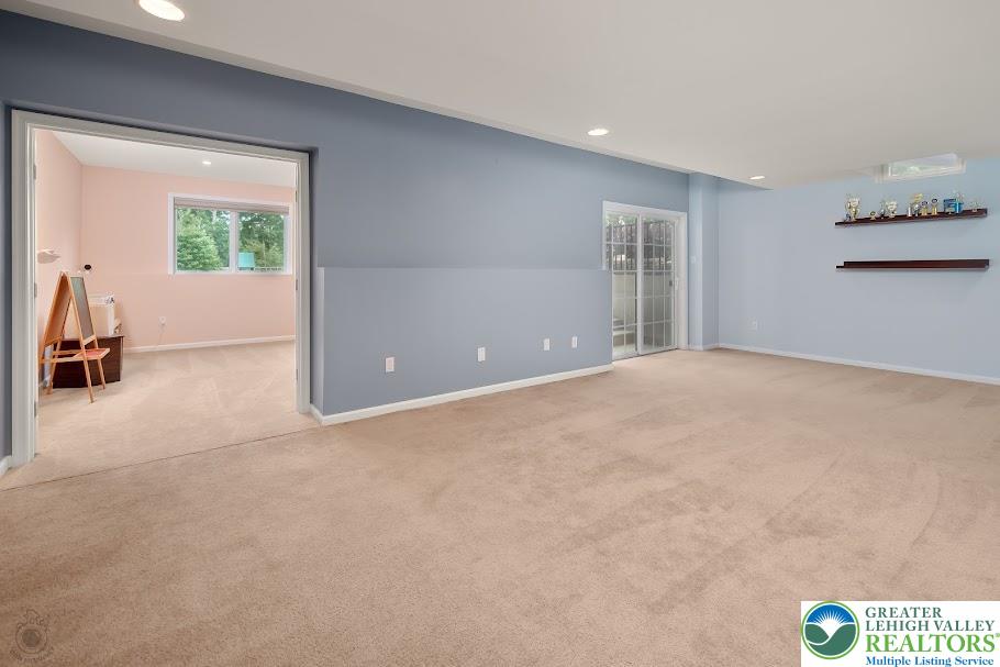 Upper Macungie Twp, Pennsylvania 18031, United States, 4 Bedrooms Bedrooms, ,4 BathroomsBathrooms,Residential,Pending,153458