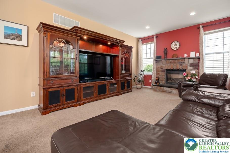 Upper Macungie Twp, Pennsylvania 18031, United States, 4 Bedrooms Bedrooms, ,4 BathroomsBathrooms,Residential,Pending,153458