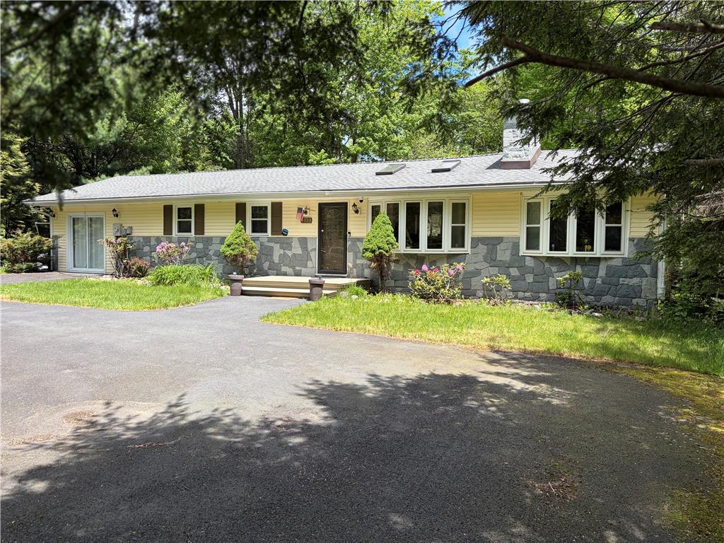 215 Larch Oval