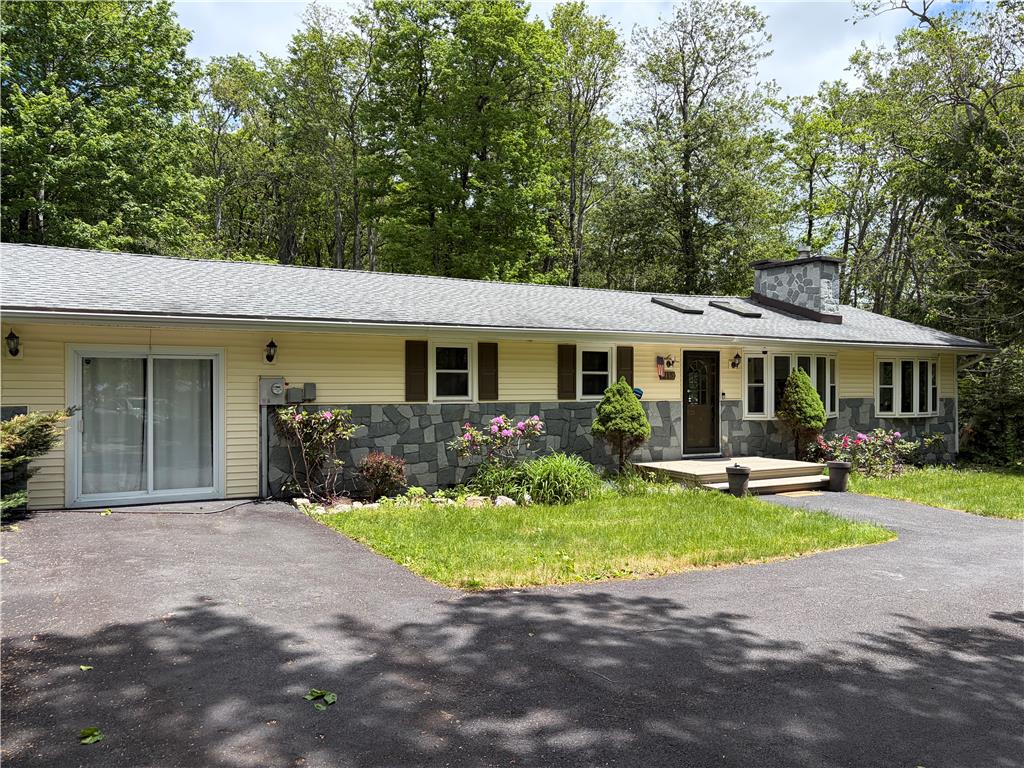 215 Larch Oval