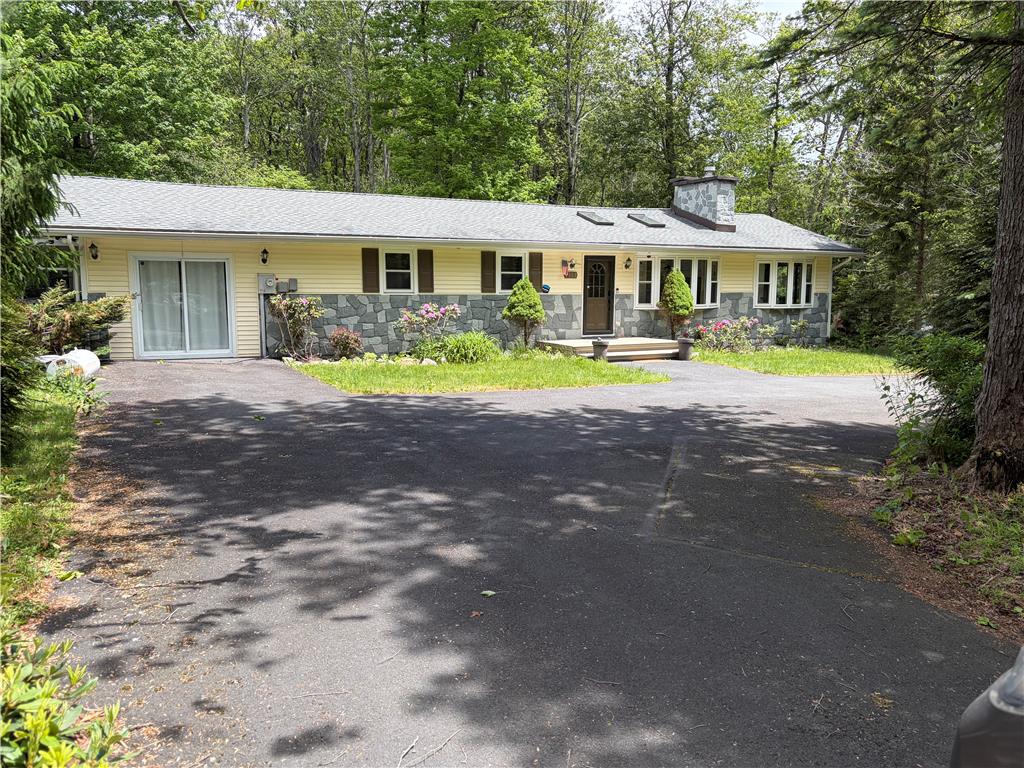 215 Larch Oval