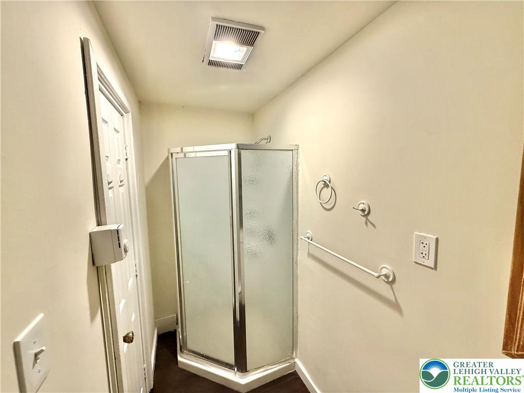 Allentown City, Pennsylvania 18102, United States, 3 Bedrooms Bedrooms, ,1 BathroomBathrooms,Residential,Active,179742