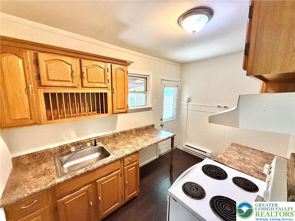 Allentown City, Pennsylvania 18102, United States, 3 Bedrooms Bedrooms, ,1 BathroomBathrooms,Residential,Active,179742