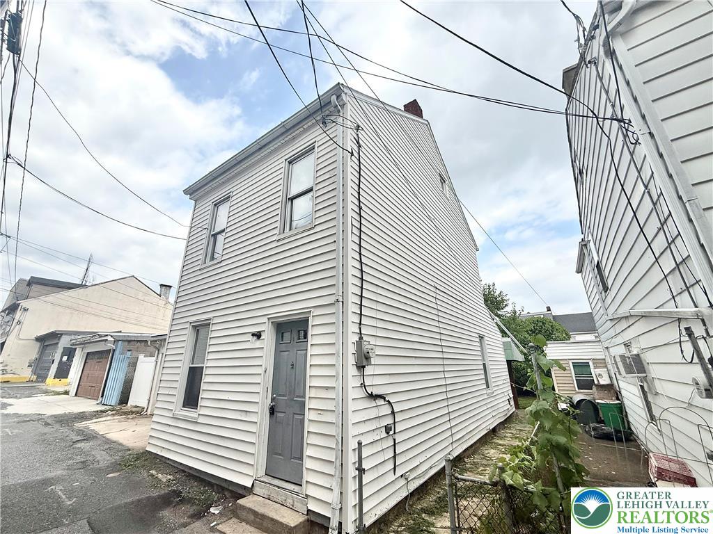 Allentown City, Pennsylvania 18102, United States, 3 Bedrooms Bedrooms, ,1 BathroomBathrooms,Residential,Active,179742