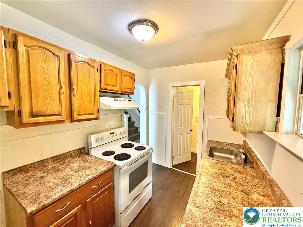 Allentown City, Pennsylvania 18102, United States, 3 Bedrooms Bedrooms, ,1 BathroomBathrooms,Residential,Active,179742