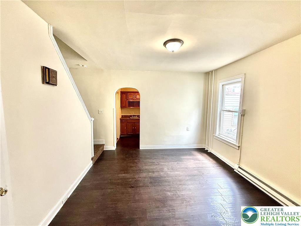 Allentown City, Pennsylvania 18102, United States, 3 Bedrooms Bedrooms, ,1 BathroomBathrooms,Residential,Active,179742