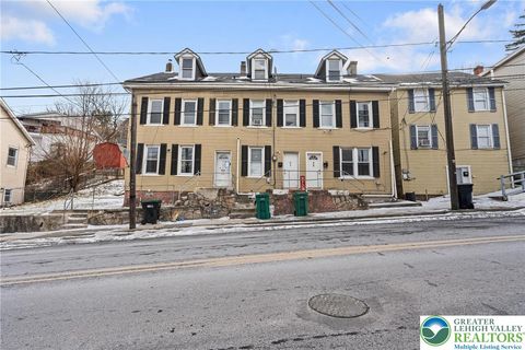 Photo of 911 Wyandotte Street, Bethlehem, PA 18015 (MLS # 770191)
