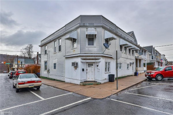 301 BERTSCH STREET, LANSFORD BOROUGH, PA 18232 - Image de803cabab9f8069fcf5f424e76b2db3/552397410