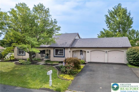 Homes For Sale - 8138 Pheasant Run<br/> Upper Macungie Twp, PA 18051
