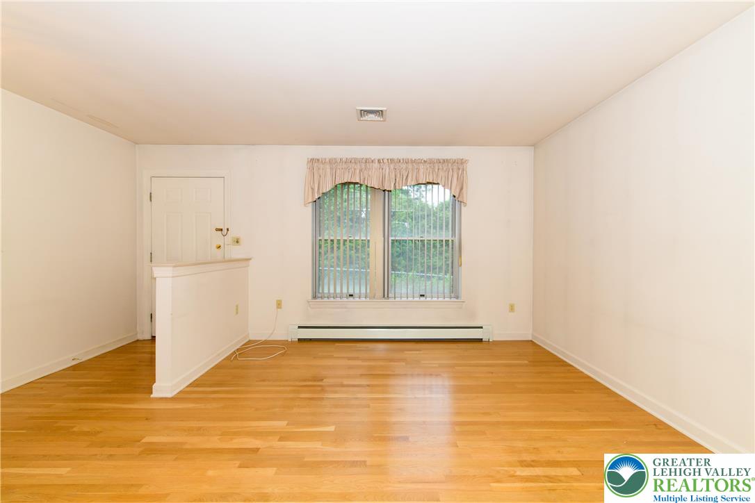 Hanover Twp, Pennsylvania 18017, United States, 4 Bedrooms Bedrooms, ,4 BathroomsBathrooms,Residential,Active,152390