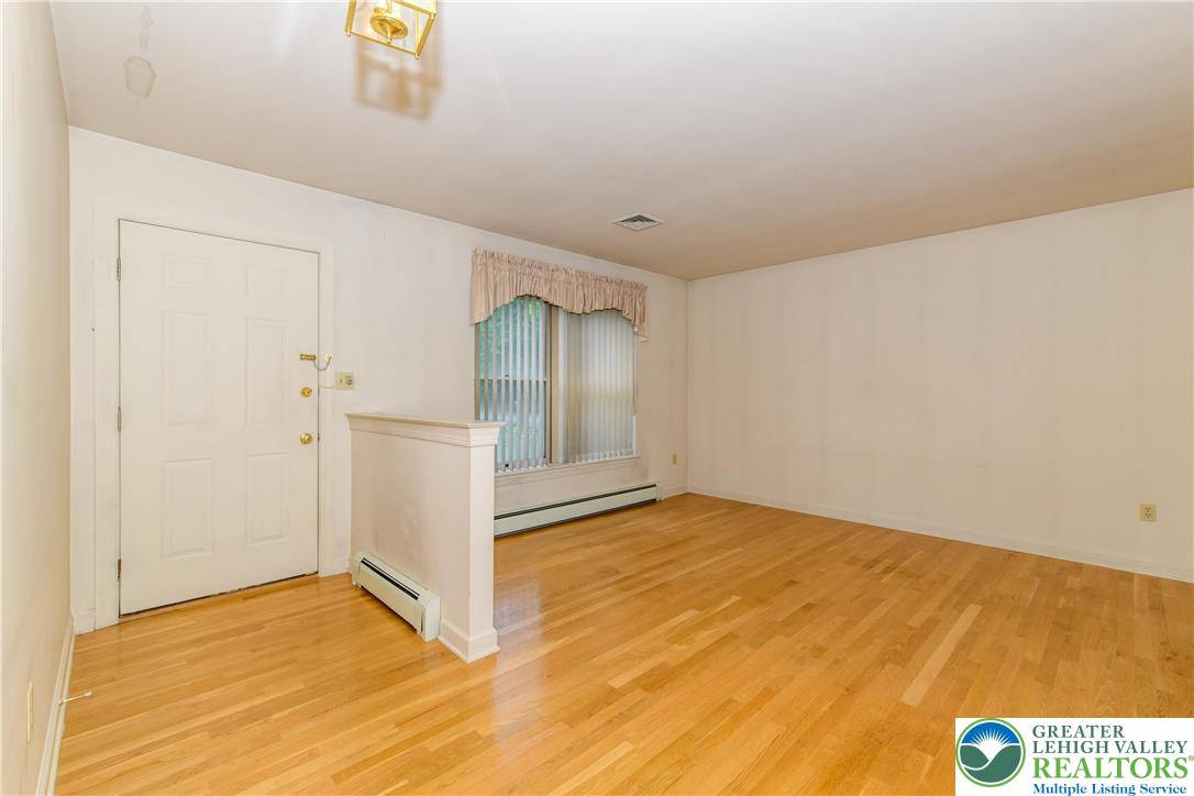 Hanover Twp, Pennsylvania 18017, United States, 4 Bedrooms Bedrooms, ,4 BathroomsBathrooms,Residential,Active,152390