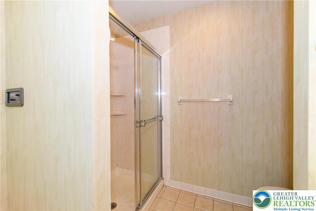 Hanover Twp, Pennsylvania 18017, United States, 4 Bedrooms Bedrooms, ,4 BathroomsBathrooms,Residential,Active,152390